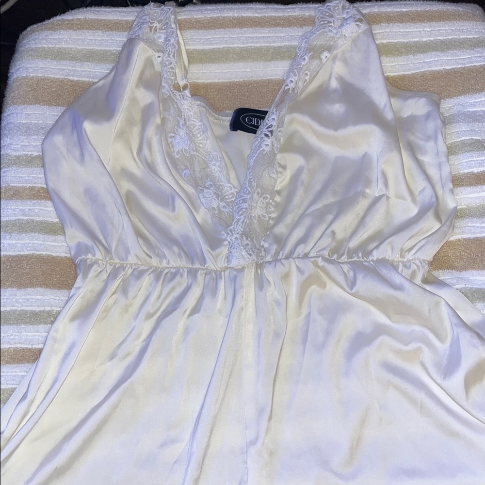 Cider Size XS Lace Trim V-Neck Off White Cream Honeymoon Coquette Teddy Romper - Picture 5 of 9